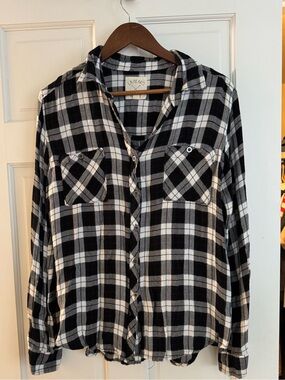 La Hearts Black and White Plaid Shirt